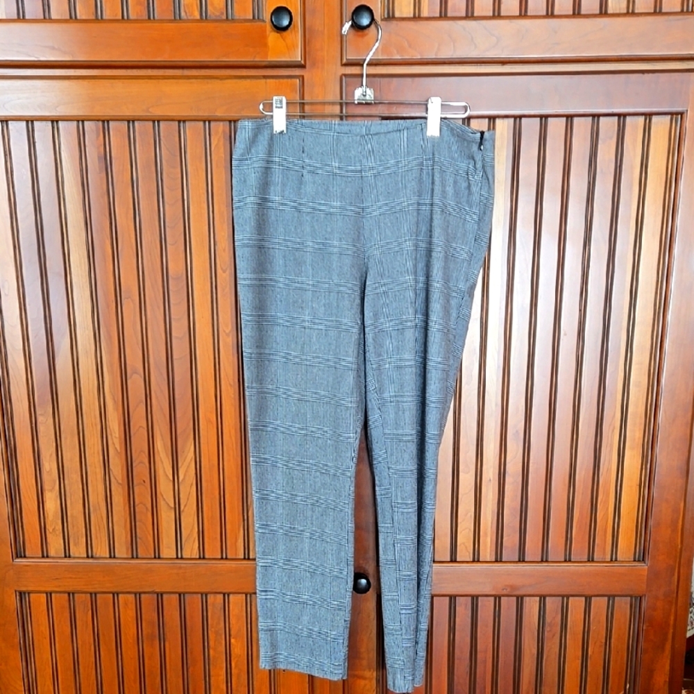 Women's Black and White Plaid Pants